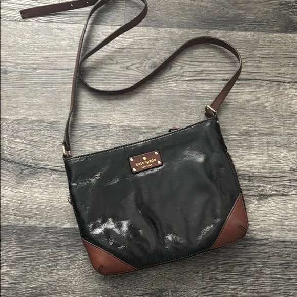 KATE SPADE Black Patent Leather w/Brown Leather Cross-Body Strap Shoulder Bag - Picture 1 of 7